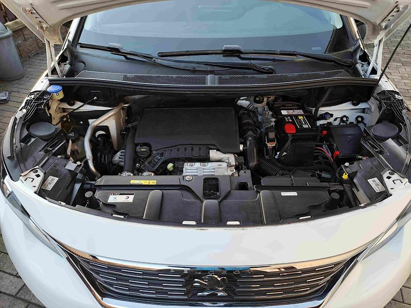 Peugeot 5008 (2020) 1,2 PT EAT8 17ALU PDC NAVI - fotka 20 z 22