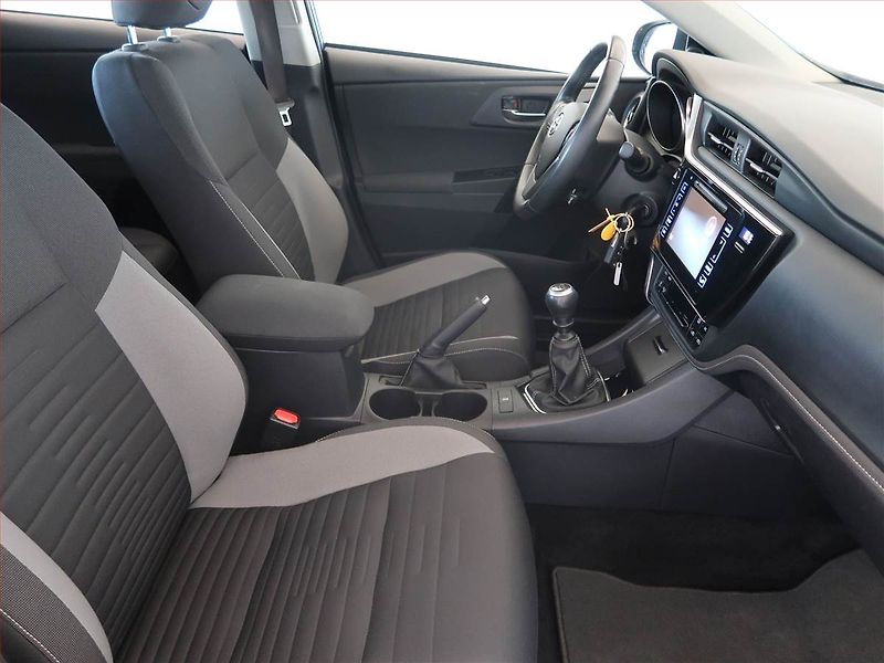 Toyota Auris (2017) 1.6 Valvematic, Serv.kniha - fotka 9 z 14