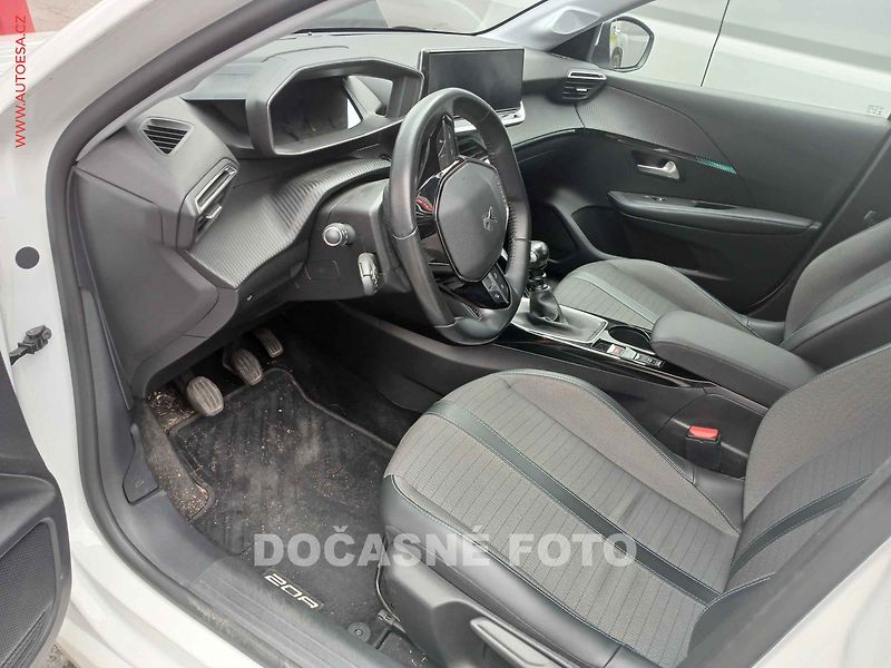 Peugeot 208 (2020) 1.2 PT, LED, AC - fotka 3 z 3