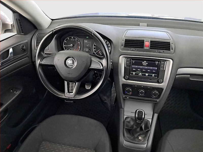 Škoda Octavia (2012) 1.6, Serv.kniha, po STK - fotka 7 z 13