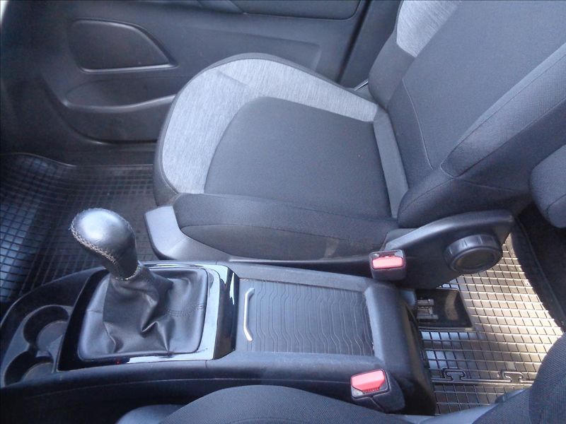 Citroën C4 Picasso 1,6 - fotka 13 z 17