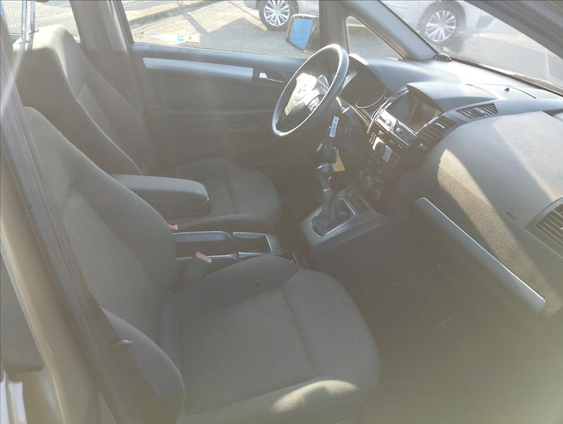 Opel Zafira 1,8 i 103KW 1.MAJITEL, NOVÉ ČR - fotka 8 z 17
