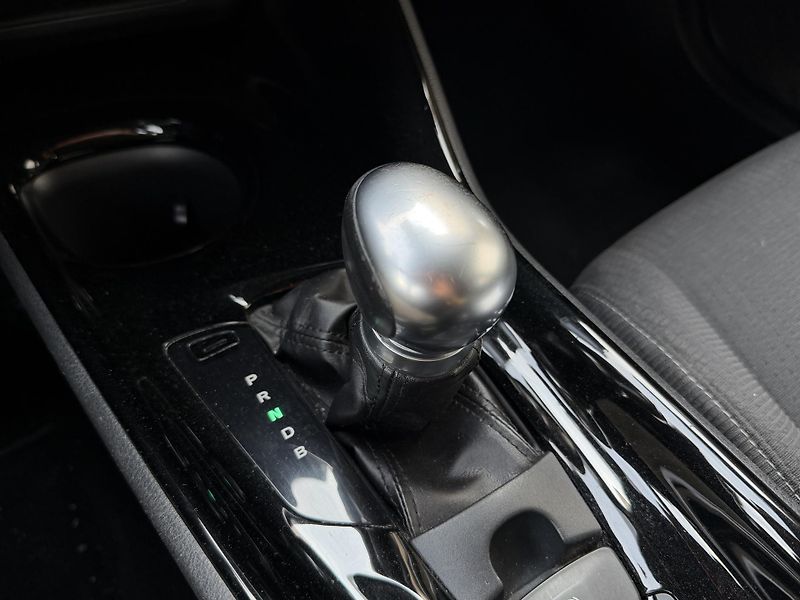 Toyota C-HR 1.8 Hybrid 90kW E-CVT Dynamic - fotka 14 z 22