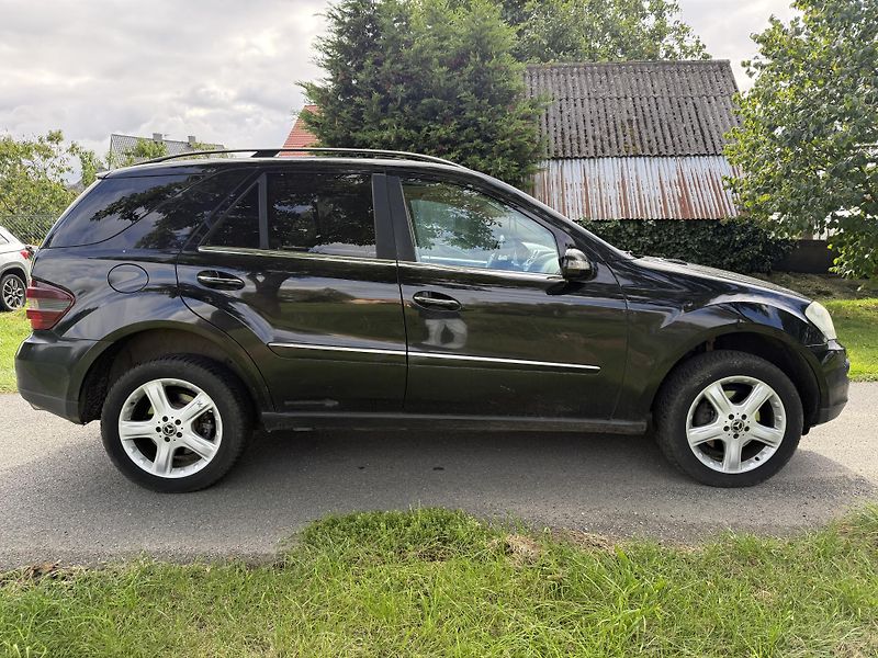 Mercedes-Benz Třídy M (2007) ML 320 CDi 4Matic 165kw - fotka 6 z 20