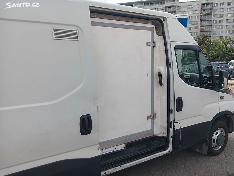 Iveco Daily 3.0 L4H2 Chlazení + náklad - fotka 22 z 25