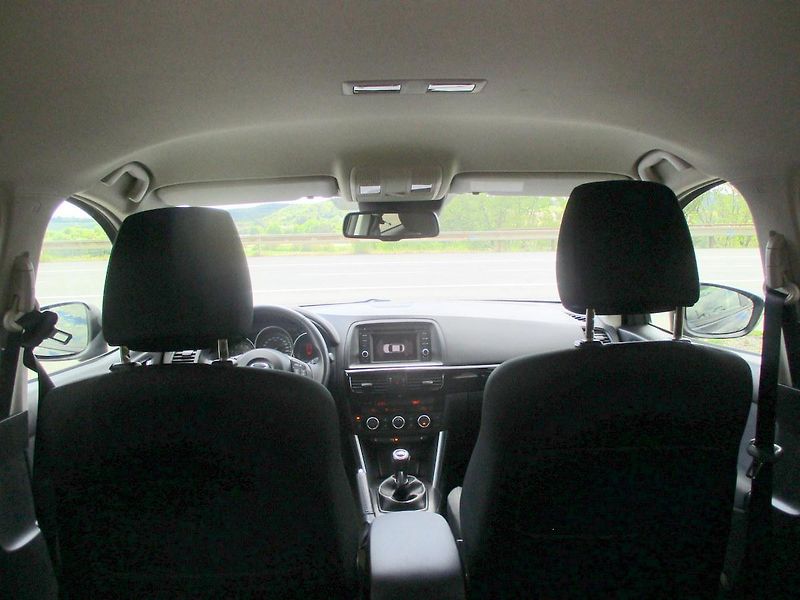 Mazda CX-5 2.0i 121kW*NAVI*VÝHŘEV*TAŽNÉ Z - fotka 36 z 50