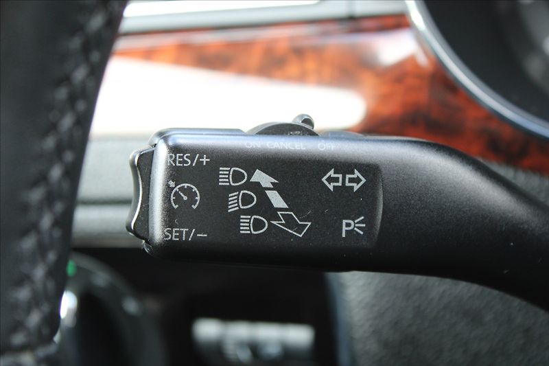 Škoda Superb 2,0 TDI  ČR,AUTOMAT,ELEGANCE - fotka 18 z 29