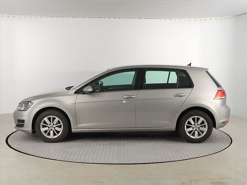 Volkswagen Golf (2016) 1.2 TSI, Tempomat - fotka 3 z 16