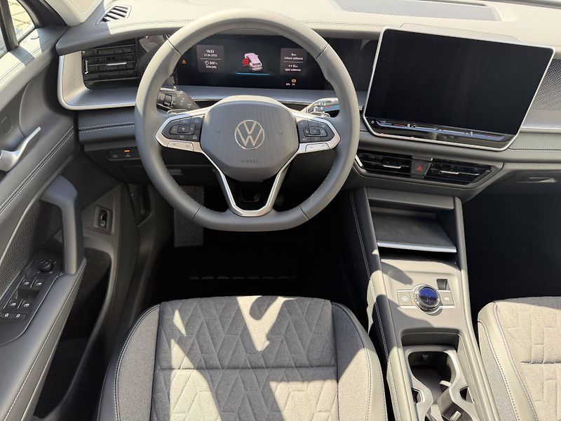 Volkswagen Tayron (2026) People 7DSG mHEV 1,5eTSi - fotka 6 z 7