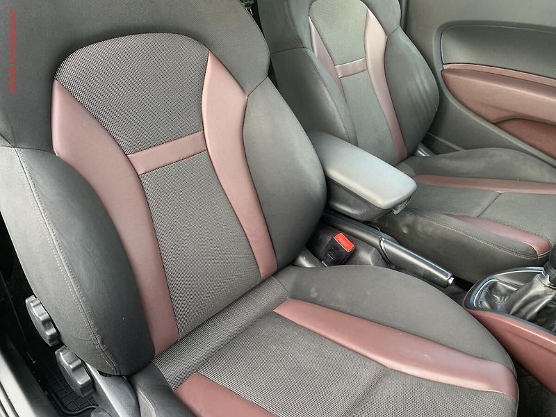 Audi A1 (2012) 1.6TDi, autoAC - fotka 12 z 19