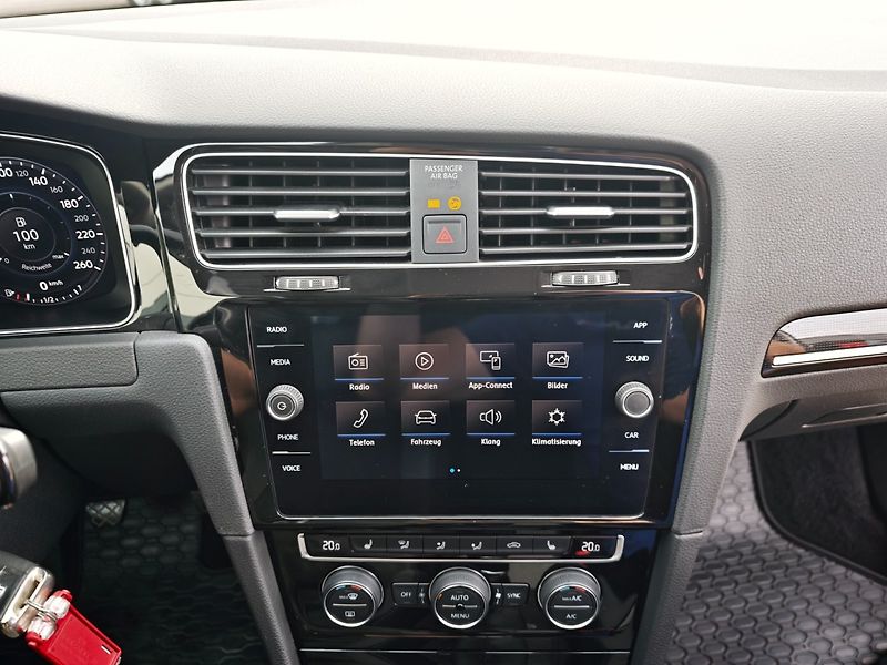 Volkswagen Golf (2019) Highline 1.5 TSI 110kW - fotka 22 z 33