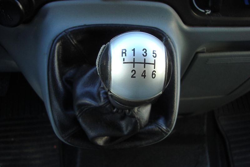 Ford Transit (2010) 2.2TDCi,300M,ČR,S.Kn,9-míst - fotka 53 z 74