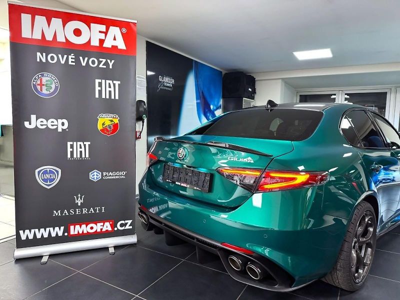 Alfa Romeo Giulia (2026) 2.9 V6 BiTurbo 520k QV Carbon - fotka 6 z 26