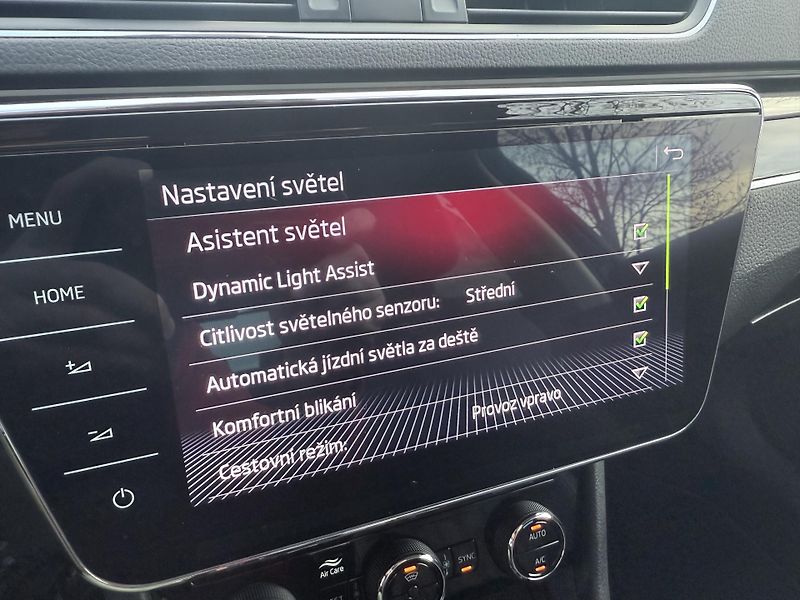 Škoda Superb (2023) 2,0tdi 147kw L&K 4x4 DSG - fotka 72 z 80