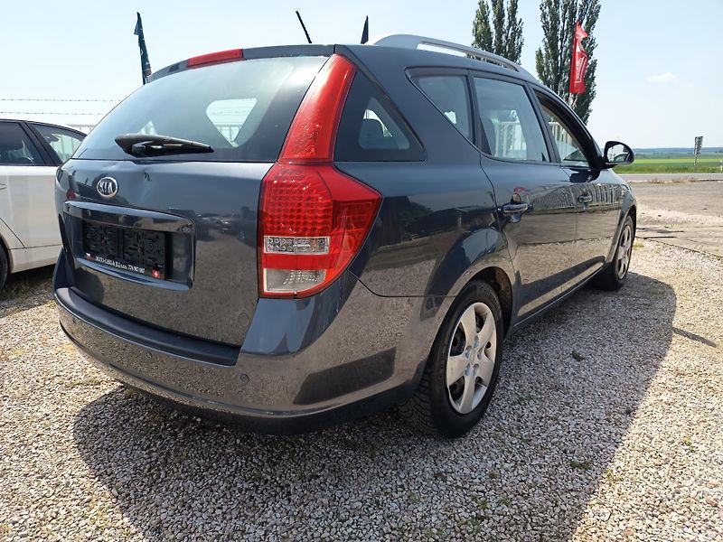 Kia Ceed (2010) 1.4SW - fotka 15 z 37
