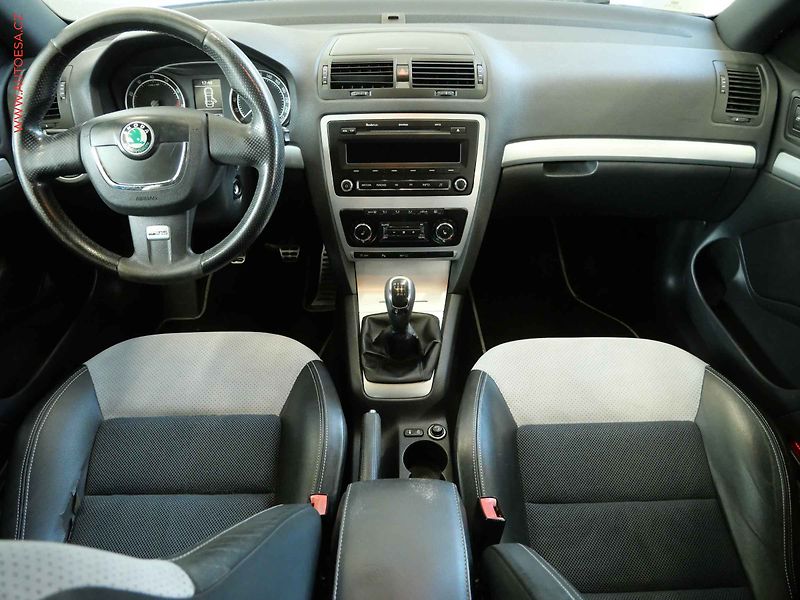 Škoda Octavia (2011) 2.0 TSi, ČR, RS - fotka 8 z 20