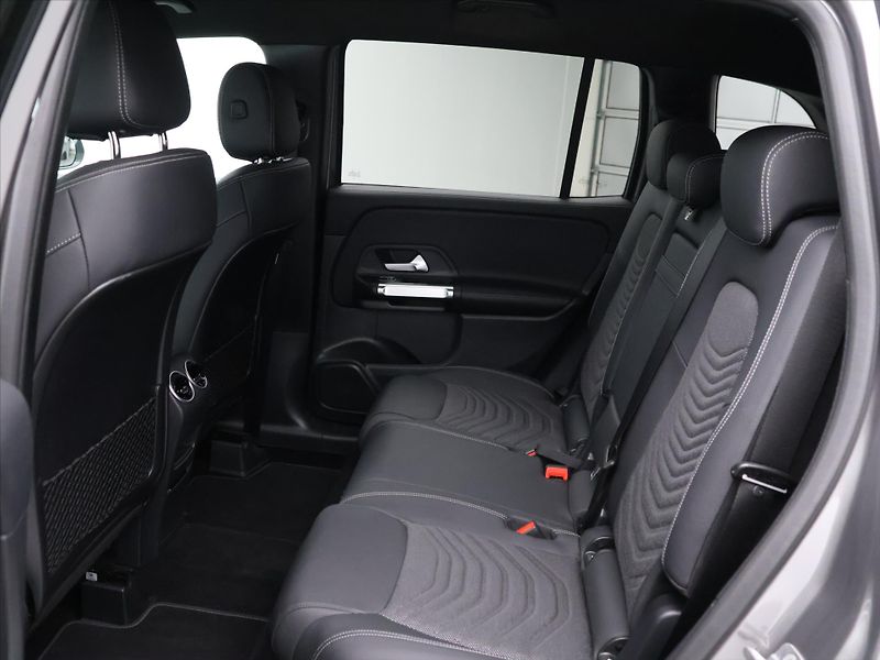 Mercedes-Benz GLB 2,0 200d 110kW 4MATIC CZ - fotka 15 z 34
