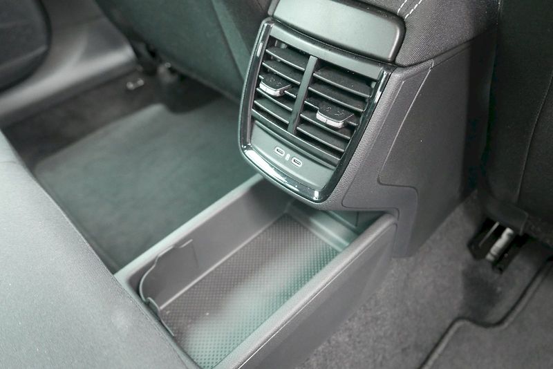 Škoda Kamiq (2025) 1.0 TSI 85 kW M6° Selection - fotka 23 z 30