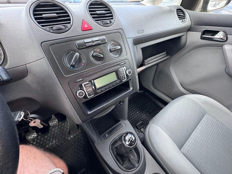 Volkswagen Caddy (2009) 1,9 TDI 77 KW 2X ŠOUPAČKY STK - fotka 29 z 45