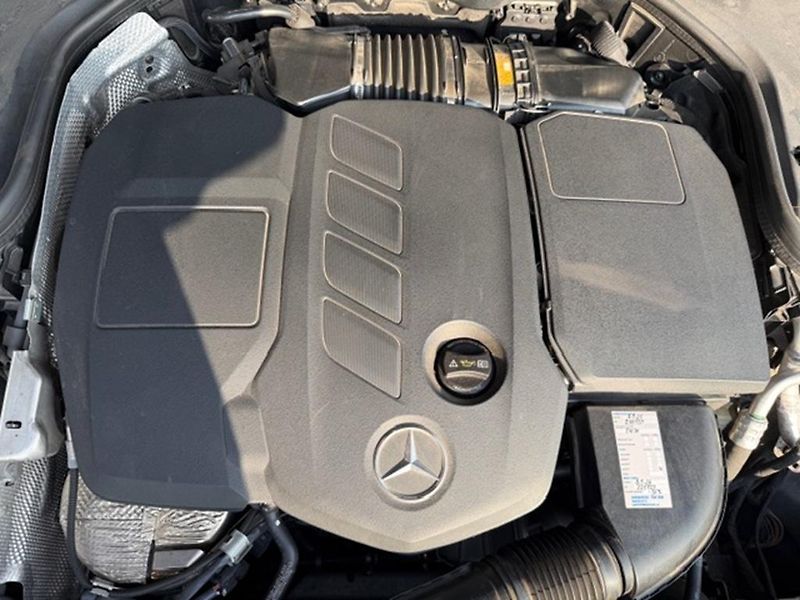 Mercedes-Benz Třídy E E 220D 4MATIC, AMG PAKET - fotka 35 z 35