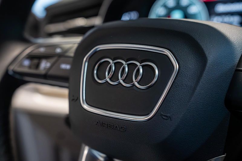 Audi Q8 55 TFSI e 250 kW, QUATTRO, DPH - fotka 22 z 38