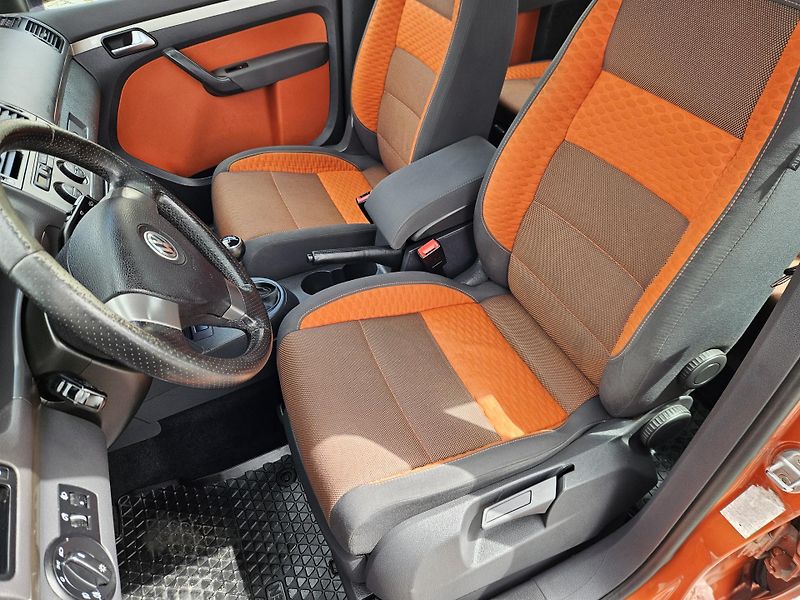 Volkswagen Touran (2007) CROSS 1.9TDI, SPLÁTKY  - fotka 11 z 22