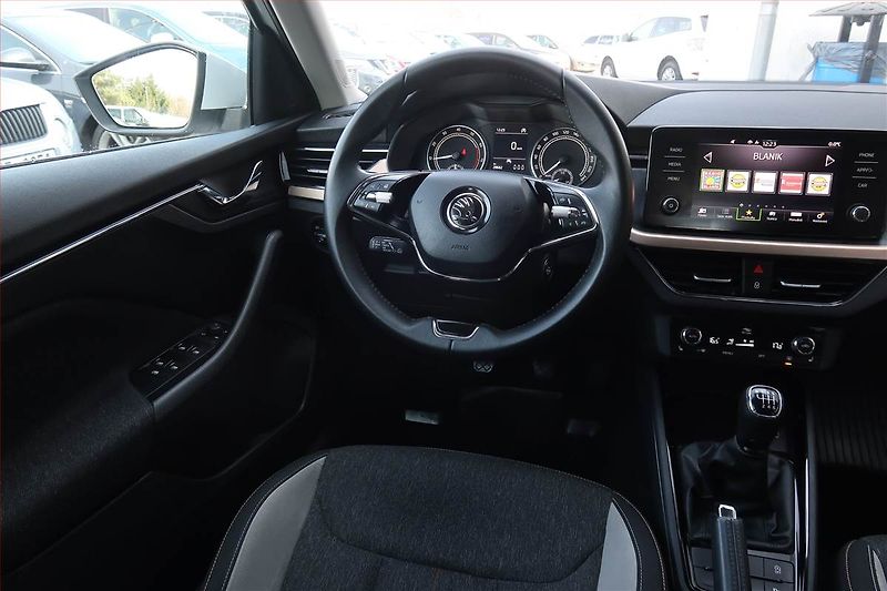 Škoda Kamiq (2023) Style 1.0 TSI - fotka 7 z 18