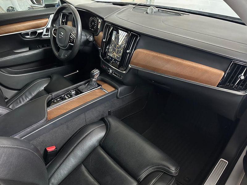 Volvo S90 (2018) D5 INSCRIPTION AWD  - fotka 29 z 34