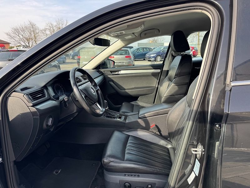 Škoda Superb (2018) 2,0 TDI 110 KW DSG STYLE - fotka 9 z 30