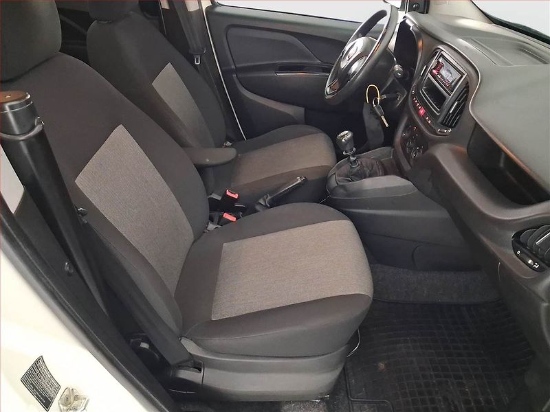 Fiat Dobló (2017) Maxi 1.6 MultiJet, 5Míst, ČR - fotka 9 z 17