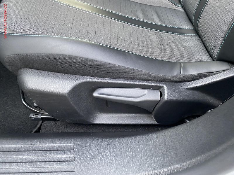 Peugeot 2008 (2022) 1.5 HDi, Allure, AT - fotka 14 z 18