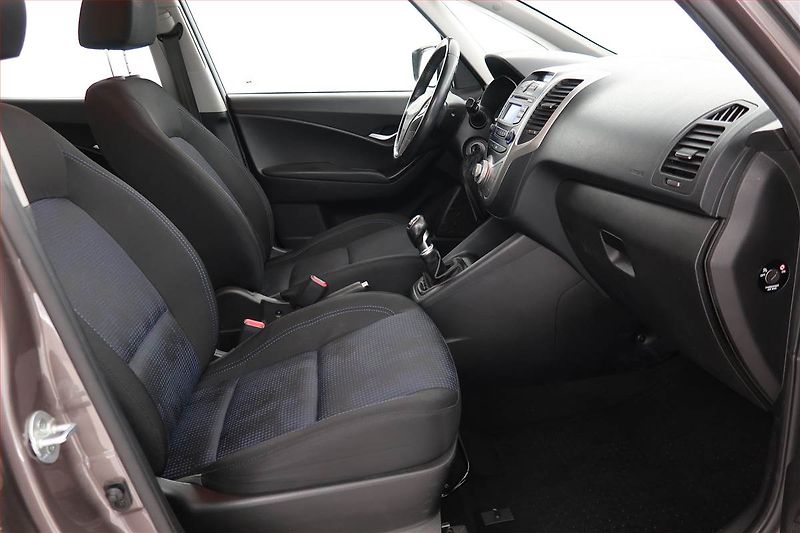 Hyundai ix20 (2015) 1.4 CVVT, Serv.kniha - fotka 9 z 15