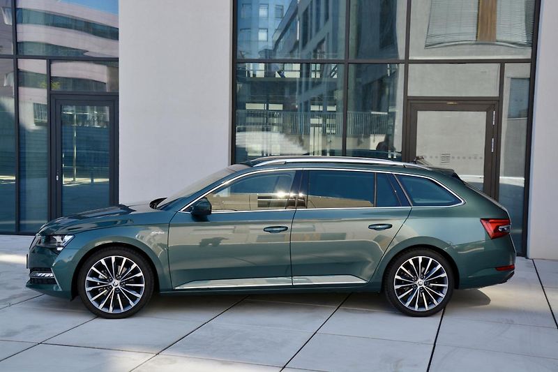 Škoda Superb (2023) L&K 2,0 TDI 147 kW 7-st aut 4x - fotka 4 z 66