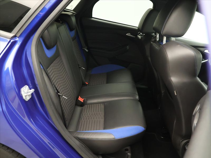 Ford Focus 2,0 EB 184kW ST Aut.klima - fotka 13 z 34