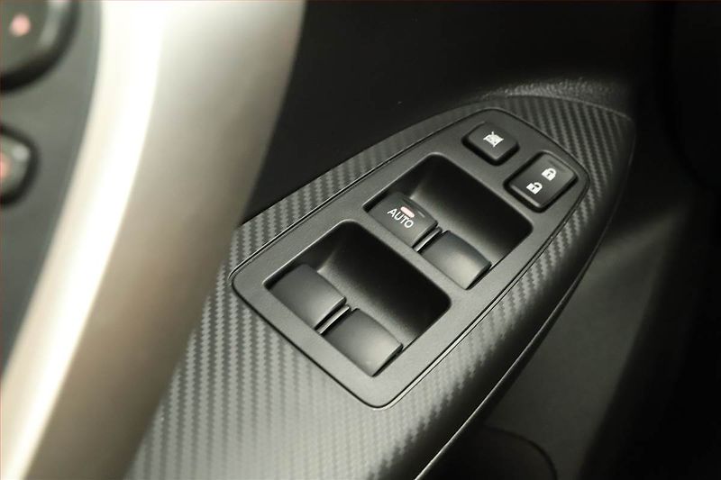 Mitsubishi Eclipse Cross (2019) 1.5 T-MIVEC - fotka 12 z 14
