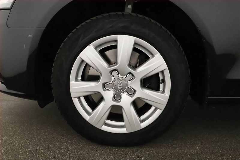 Audi A4 (2011) 2.0 TDI, Navi, Tempomat - fotka 16 z 16
