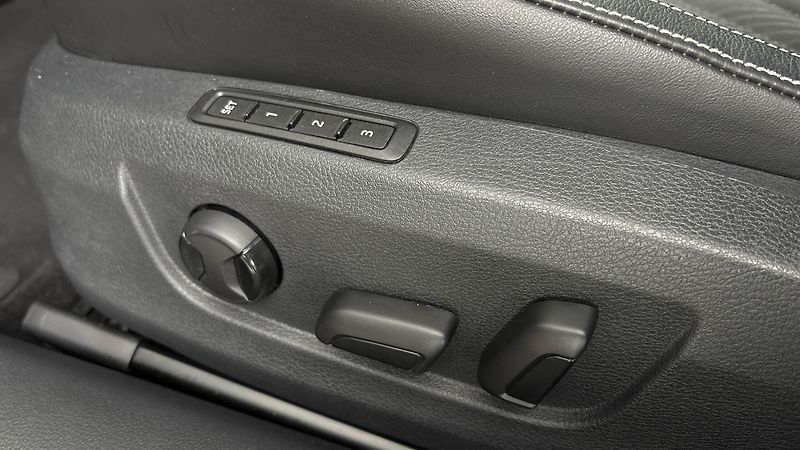 Škoda Superb 1.5 TSI DSG Style - fotka 21 z 27