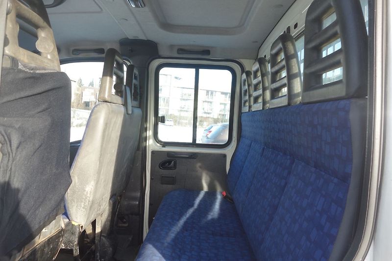Iveco Daily 2,3 JTD SKLÁPĚČ 7 MÍST !!! - fotka 18 z 24