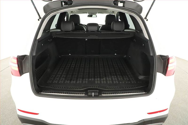 Mercedes-Benz GLC (2018) 220 d 4MATIC - fotka 19 z 21