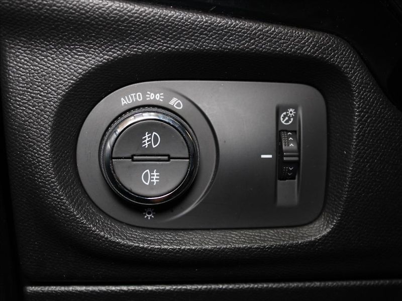 Opel Corsa 0,0 50kWh 41tkm. 1.majitel.ČR - fotka 17 z 24