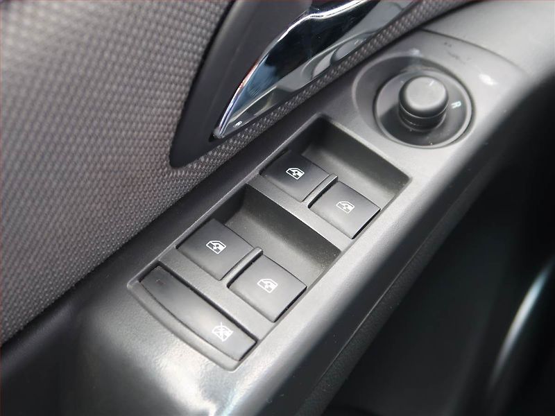 Chevrolet Cruze (2009) 1.8 i 16V, po STK - fotka 16 z 17