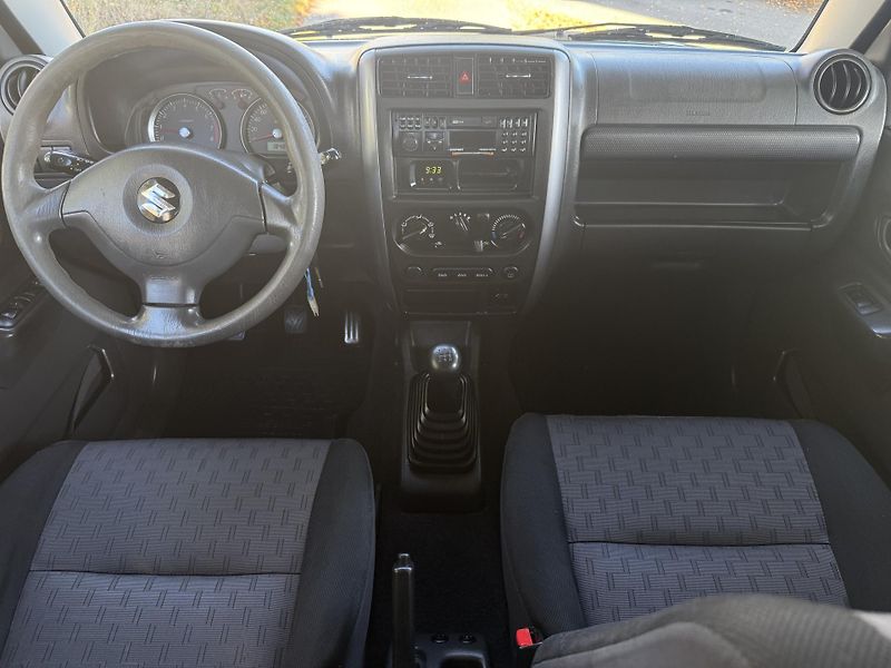 Suzuki Jimny 1,3i 4x4 TAŽNÉ SERVISKA - fotka 10 z 20