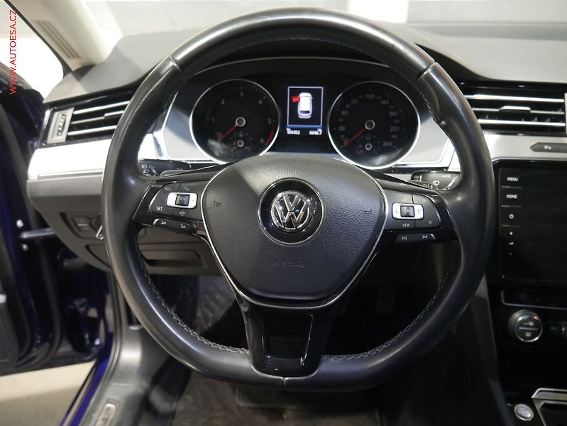 Volkswagen Passat (2019) 2.0 TDi, DSG, navi, LED - fotka 13 z 21