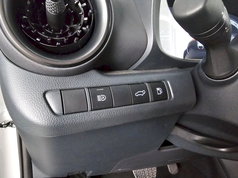 Toyota C-HR (2025) 2.0HEV 4x4 GR-Sport Premiere E - fotka 24 z 30