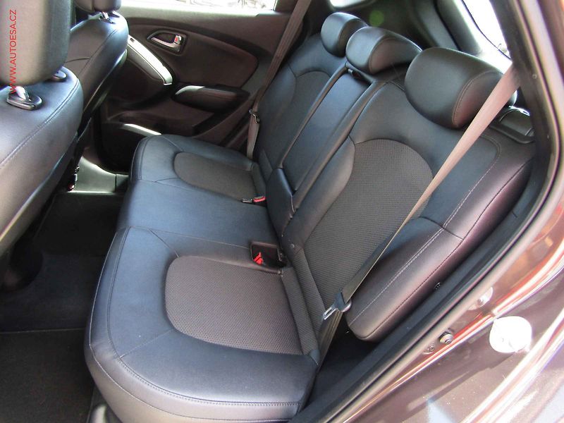 Hyundai ix35 (2014) 1.6 GDi, ČR, Klima - fotka 10 z 15