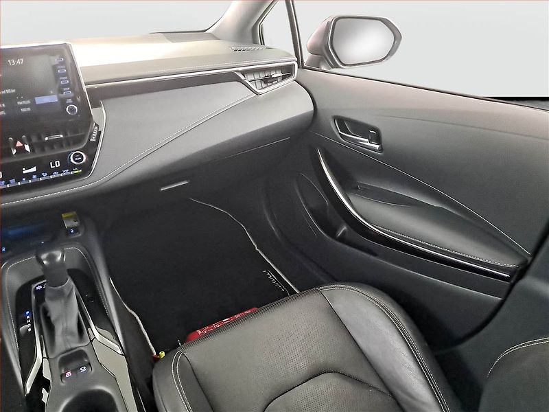 Toyota Corolla (2021) 1.8 Hybrid - fotka 8 z 17