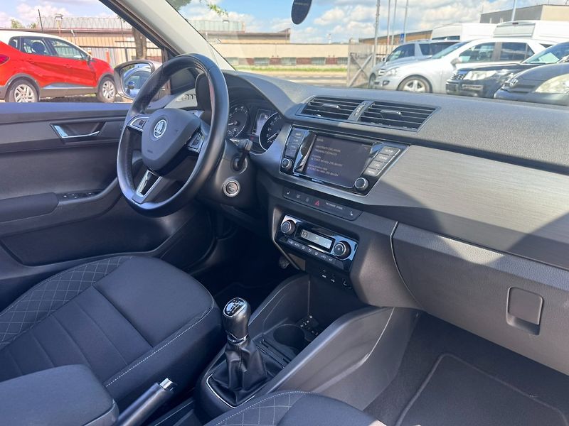 Škoda Fabia (2015) 1,2 TSI 81 KW 2. MAJ KILOMETRY - fotka 40 z 50