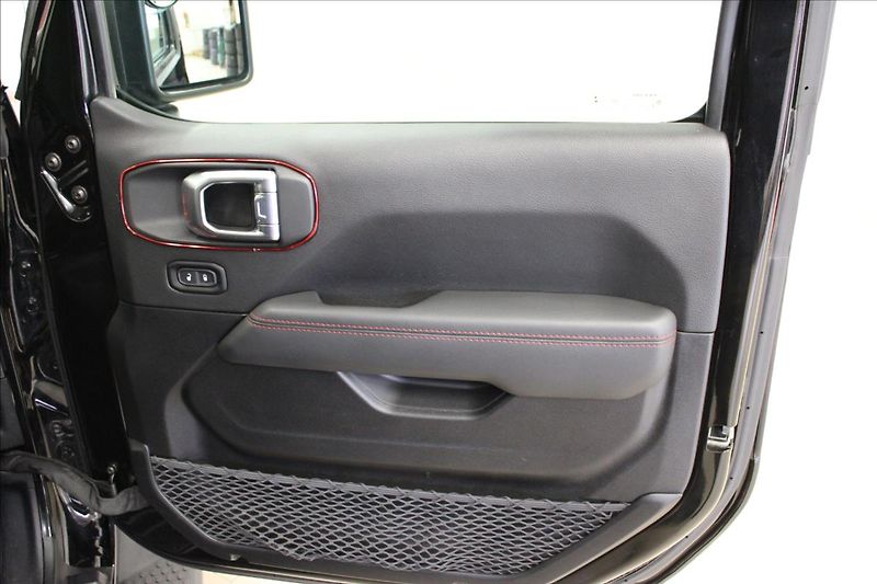 Jeep Wrangler 2,0 T Unlimited Rubicon CZ - fotka 11 z 30