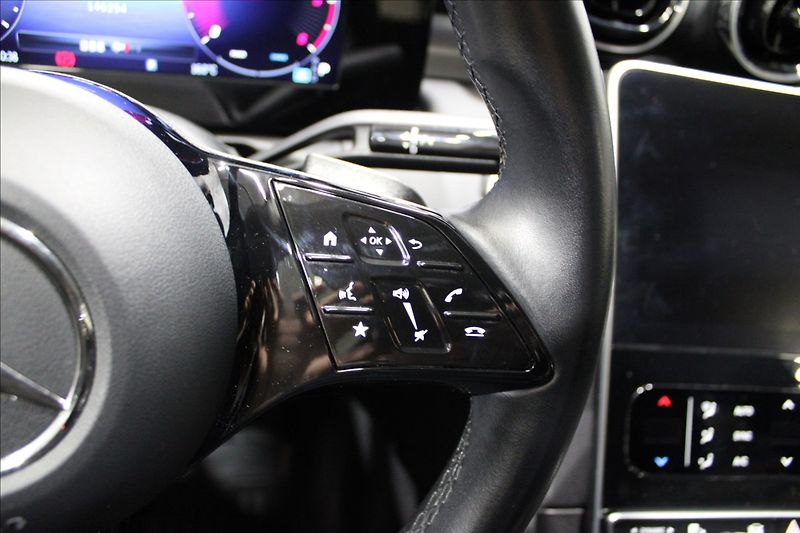 Mercedes-Benz Třídy C 2,0 200d 9G Avantgarde - fotka 21 z 34