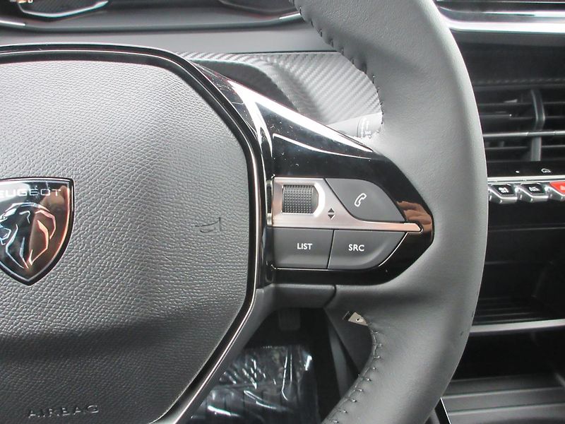 Peugeot 2008 STYLE PureTech 100 k MAN6  - fotka 26 z 34
